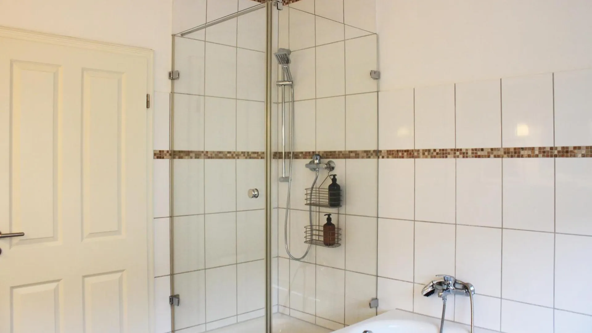 R B Apartment Hamburg Family - 108 Qm Mit Dachterrasse - Badewanne & Dusche - Kostenloses Parken - 2 Schlafzimmer 0*,
